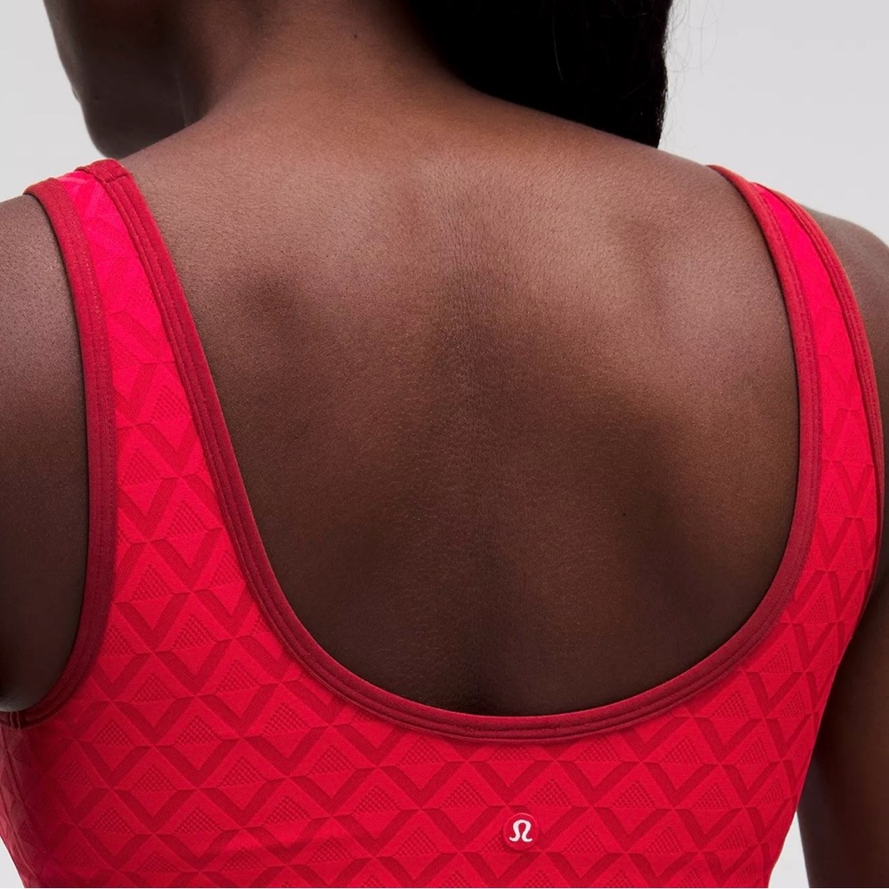Lululemon Textured Mesh Tennis Tank Top XL Red  Medium Support B/C Cup New - Picture 7 of 7